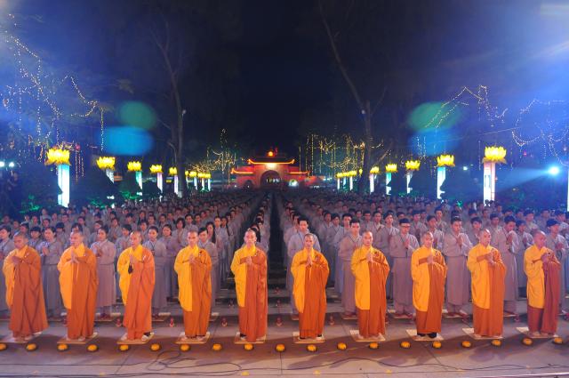TP. HCM: Chùm ảnh lễ hội hoa đăng lớn nhất Việt Nam