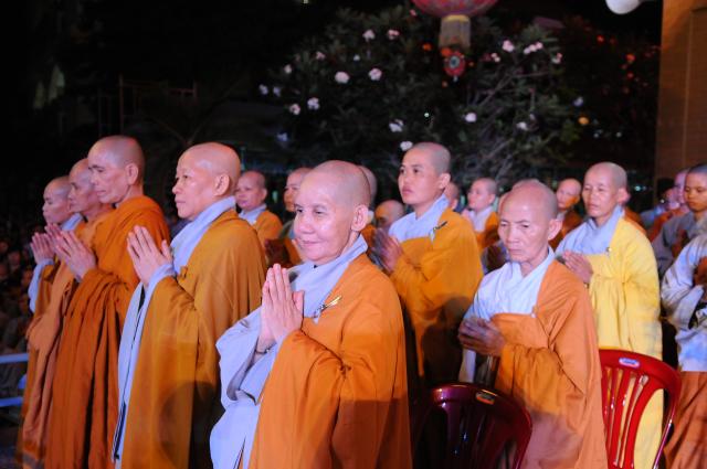 TP. HCM: Chùm ảnh lễ hội hoa đăng lớn nhất Việt Nam