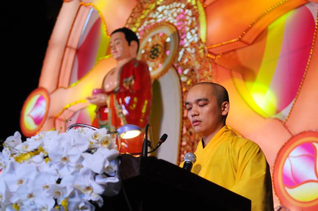 TP. HCM: Chùm ảnh lễ hội hoa đăng lớn nhất Việt Nam