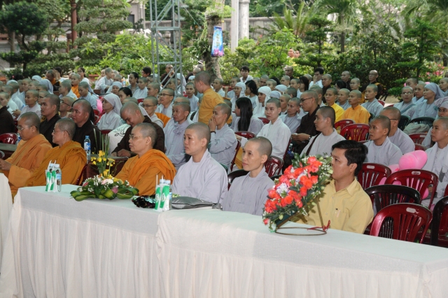 TP.HCM: Hàng ngàn Tăng Ni sinh tham dự đại lễ: “Sáng mãi ơn thầy”
