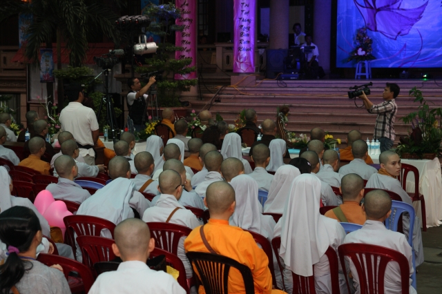 TP.HCM: Hàng ngàn Tăng Ni sinh tham dự đại lễ: “Sáng mãi ơn thầy”