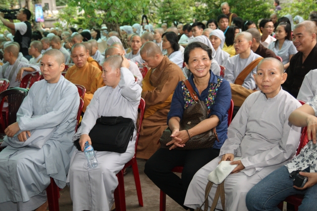TP.HCM: Hàng ngàn Tăng Ni sinh tham dự đại lễ: “Sáng mãi ơn thầy”