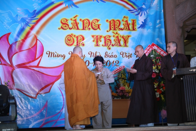 TP.HCM: Hàng ngàn Tăng Ni sinh tham dự đại lễ: “Sáng mãi ơn thầy”