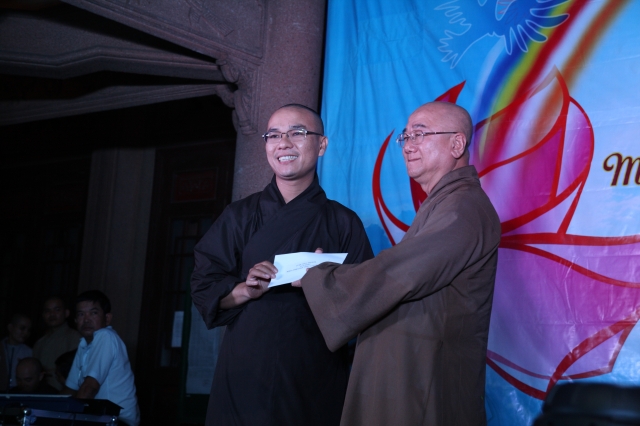 TP.HCM: Hàng ngàn Tăng Ni sinh tham dự đại lễ: “Sáng mãi ơn thầy”