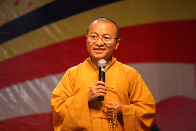 Hà Nội: Hàng ngàn người tham dự đêm văn nghệ - thính pháp chào mừng đại hội