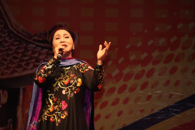 Hà Nội: Hàng ngàn người tham dự đêm văn nghệ - thính pháp chào mừng đại hội