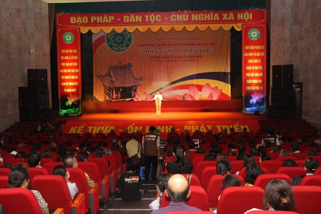 Hà Nội: Hàng ngàn người tham dự đêm văn nghệ - thính pháp chào mừng đại hội