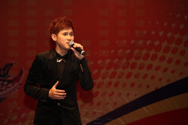 Hà Nội: Hàng ngàn người tham dự đêm văn nghệ - thính pháp chào mừng đại hội