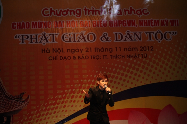 Hà Nội: Hàng ngàn người tham dự đêm văn nghệ - thính pháp chào mừng đại hội