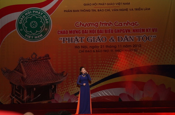 Hà Nội: Hàng ngàn người tham dự đêm văn nghệ - thính pháp chào mừng đại hội