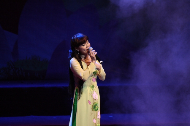 Hà Nội: Hàng ngàn người tham dự đêm văn nghệ - thính pháp chào mừng đại hội