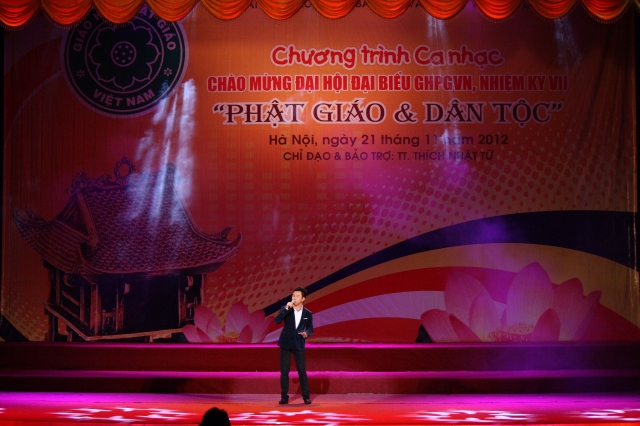 Hà Nội: Hàng ngàn người tham dự đêm văn nghệ - thính pháp chào mừng đại hội