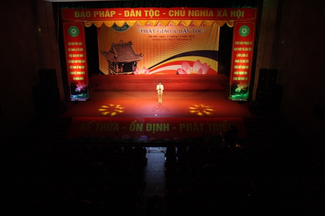 Hà Nội: Hàng ngàn người tham dự đêm văn nghệ - thính pháp chào mừng đại hội