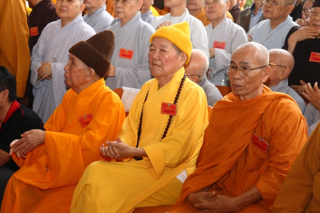 Hà Nội: Cắt băng triển lãm và dâng hương tưởng niệm Phật hoàng Trần Nhân Tông