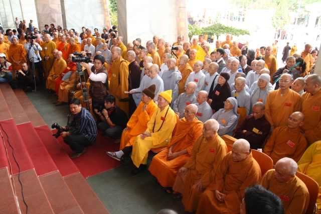 Hà Nội: Cắt băng triển lãm và dâng hương tưởng niệm Phật hoàng Trần Nhân Tông