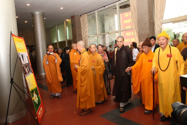 Hà Nội: Cắt băng triển lãm và dâng hương tưởng niệm Phật hoàng Trần Nhân Tông