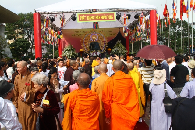 Hà Nội: Cắt băng triển lãm và dâng hương tưởng niệm Phật hoàng Trần Nhân Tông