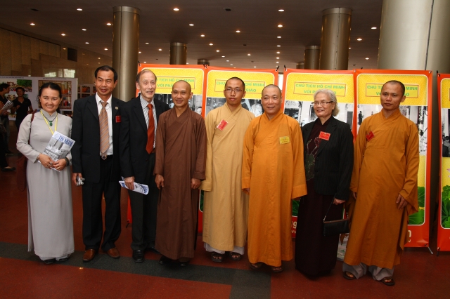 Hà Nội: Cắt băng triển lãm và dâng hương tưởng niệm Phật hoàng Trần Nhân Tông
