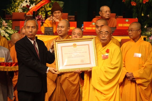 Ngày làm việc thứ 2 Đại hội Đại biểu Phật giáo toàn quốc lần VII