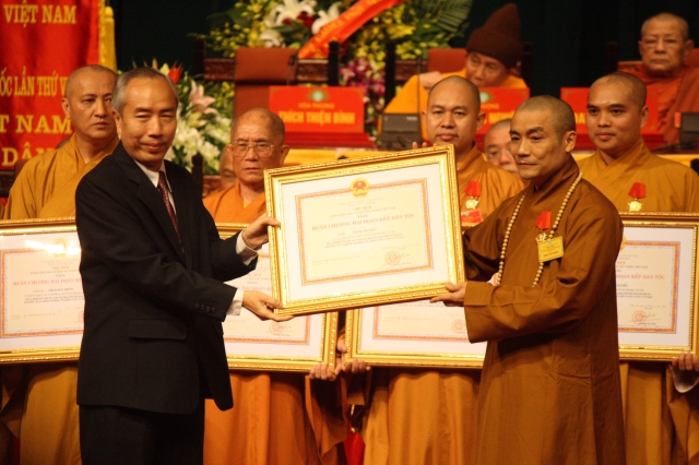 Ngày làm việc thứ 2 Đại hội Đại biểu Phật giáo toàn quốc lần VII