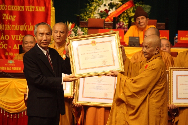 Ngày làm việc thứ 2 Đại hội Đại biểu Phật giáo toàn quốc lần VII