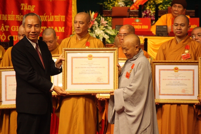 Ngày làm việc thứ 2 Đại hội Đại biểu Phật giáo toàn quốc lần VII