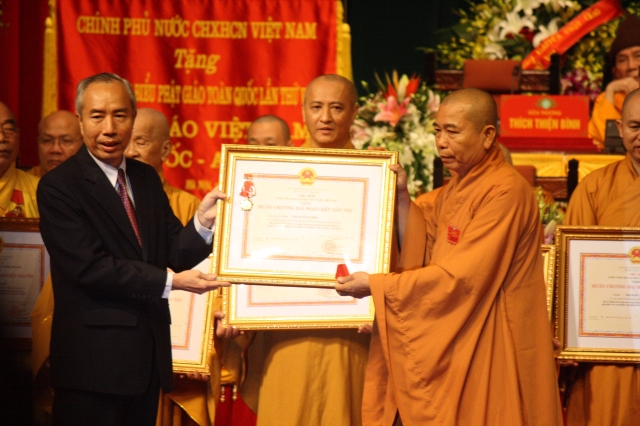 Ngày làm việc thứ 2 Đại hội Đại biểu Phật giáo toàn quốc lần VII