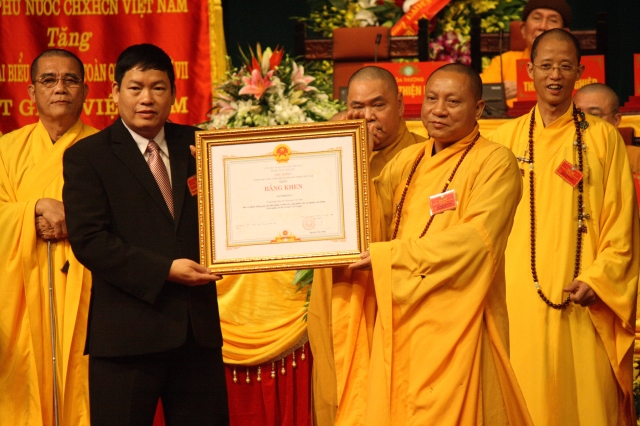 Ngày làm việc thứ 2 Đại hội Đại biểu Phật giáo toàn quốc lần VII