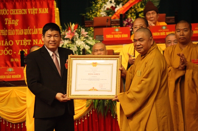 Ngày làm việc thứ 2 Đại hội Đại biểu Phật giáo toàn quốc lần VII