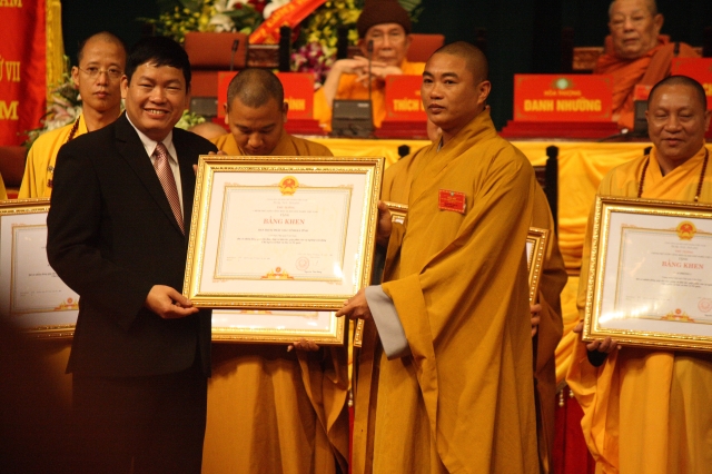 Ngày làm việc thứ 2 Đại hội Đại biểu Phật giáo toàn quốc lần VII