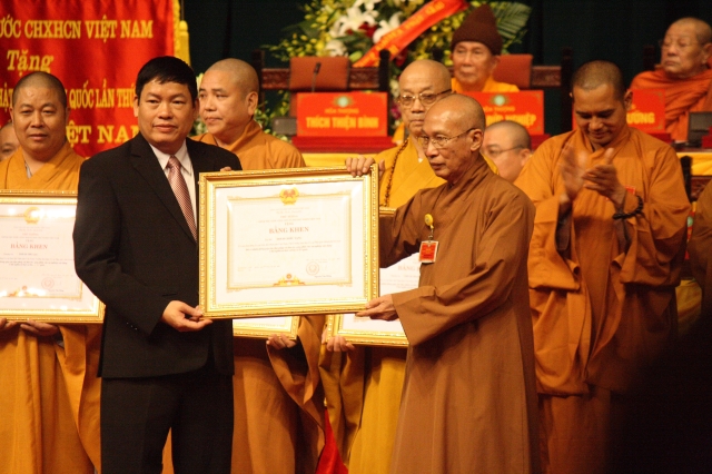 Ngày làm việc thứ 2 Đại hội Đại biểu Phật giáo toàn quốc lần VII