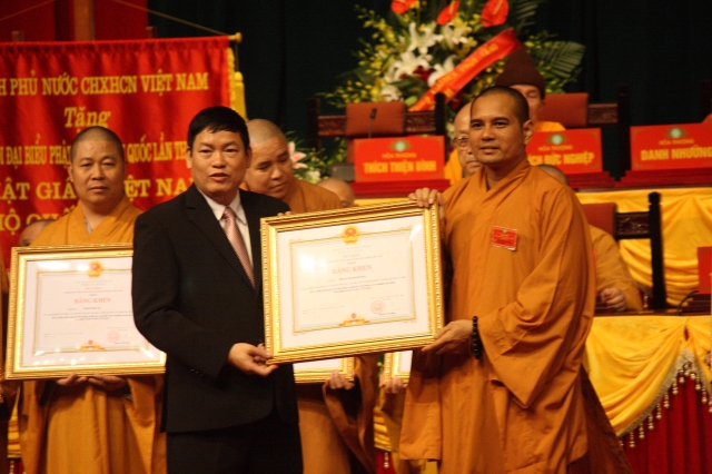 Ngày làm việc thứ 2 Đại hội Đại biểu Phật giáo toàn quốc lần VII