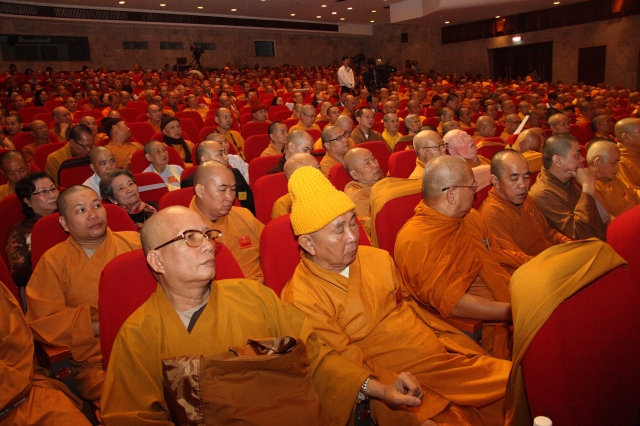 Ngày làm việc thứ 2 Đại hội Đại biểu Phật giáo toàn quốc lần VII