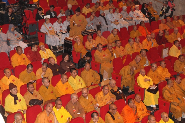 Ngày làm việc thứ 2 Đại hội Đại biểu Phật giáo toàn quốc lần VII