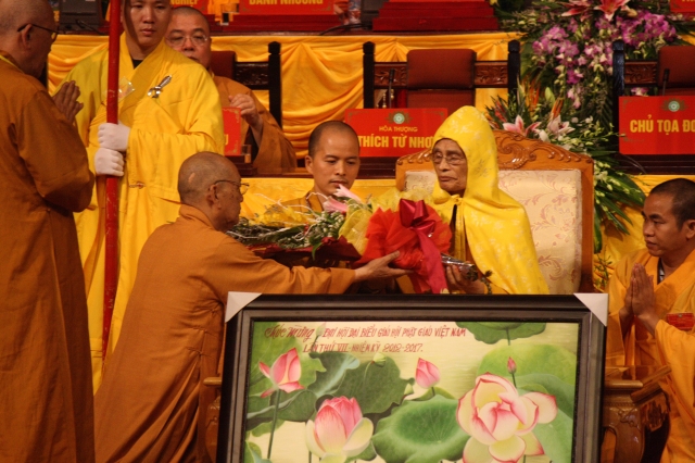 Chùm ảnh: Phiên làm việc cuối cùng và lễ bế mạc Đại hội VII