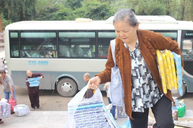 Quảng Trị: Chư Tôn Đức Chùa Giác Hải, Chùa Thiên Khánh Và Chùa Tuyền Lâm Thiết Lễ Cầu Siêu Tại Nghĩa Trang Trường Sơn