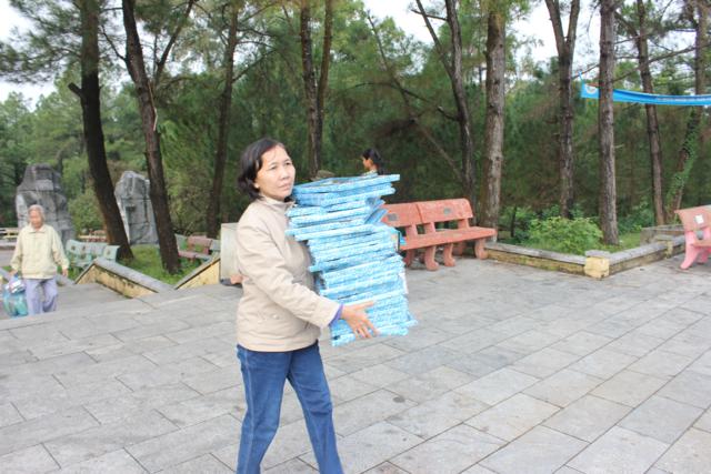 Quảng Trị: Chư Tôn Đức Chùa Giác Hải, Chùa Thiên Khánh Và Chùa Tuyền Lâm Thiết Lễ Cầu Siêu Tại Nghĩa Trang Trường Sơn