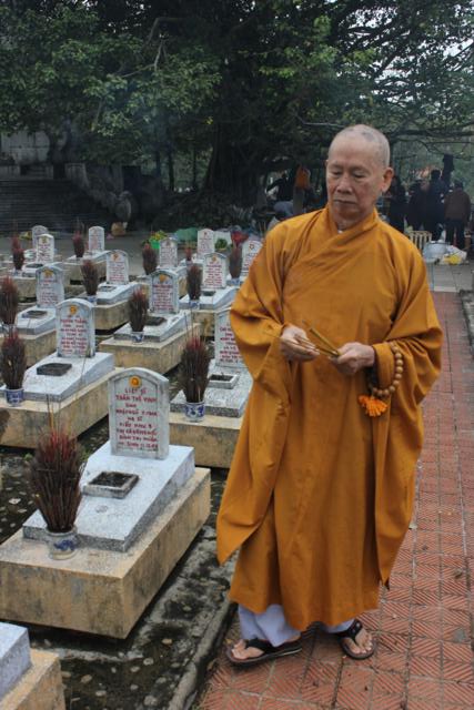Quảng Trị: Chư Tôn Đức Chùa Giác Hải, Chùa Thiên Khánh Và Chùa Tuyền Lâm Thiết Lễ Cầu Siêu Tại Nghĩa Trang Trường Sơn