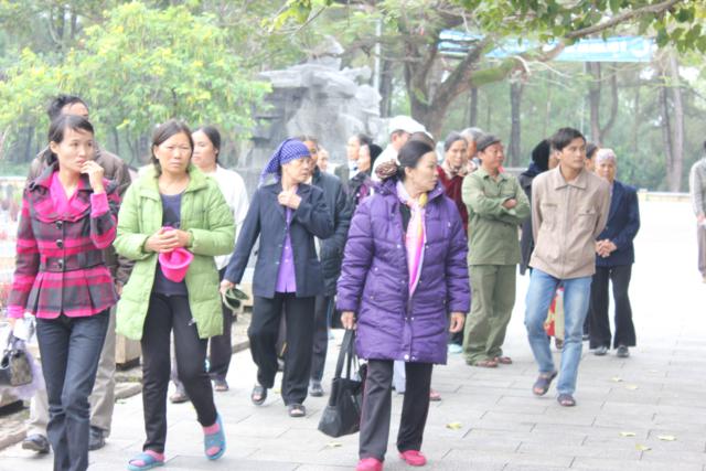 Quảng Trị: Chư Tôn Đức Chùa Giác Hải, Chùa Thiên Khánh Và Chùa Tuyền Lâm Thiết Lễ Cầu Siêu Tại Nghĩa Trang Trường Sơn