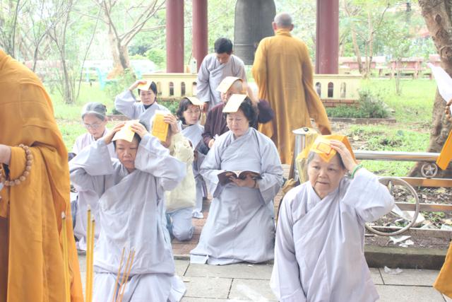 Quảng Trị: Chư Tôn Đức Chùa Giác Hải, Chùa Thiên Khánh Và Chùa Tuyền Lâm Thiết Lễ Cầu Siêu Tại Nghĩa Trang Trường Sơn