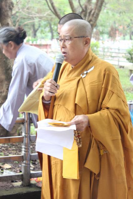 Quảng Trị: Chư Tôn Đức Chùa Giác Hải, Chùa Thiên Khánh Và Chùa Tuyền Lâm Thiết Lễ Cầu Siêu Tại Nghĩa Trang Trường Sơn