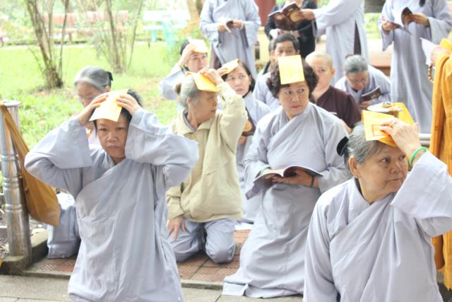 Quảng Trị: Chư Tôn Đức Chùa Giác Hải, Chùa Thiên Khánh Và Chùa Tuyền Lâm Thiết Lễ Cầu Siêu Tại Nghĩa Trang Trường Sơn