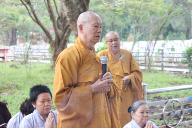 Quảng Trị: Chư Tôn Đức Chùa Giác Hải, Chùa Thiên Khánh Và Chùa Tuyền Lâm Thiết Lễ Cầu Siêu Tại Nghĩa Trang Trường Sơn