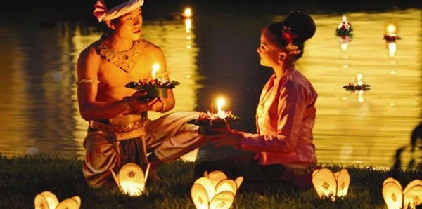 Lung linh sắc đèn hoa lễ hội Loy Krathong