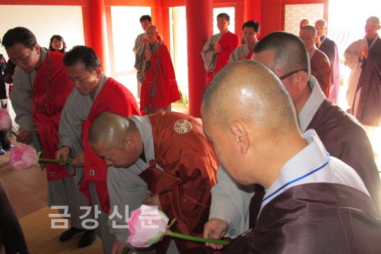 Phật giáo liên Triều Tưởng niệm Quốc sư Nghĩa Thiên Đại giác