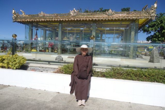 Chư Tôn Đức Tăng Ni Phật tử phái đoàn Việt Nam hành hương Myanmar