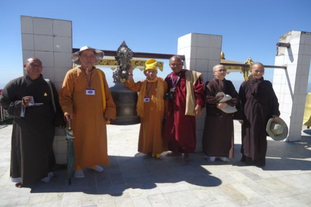 Chư Tôn Đức Tăng Ni Phật tử phái đoàn Việt Nam hành hương Myanmar