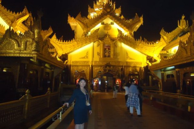 Chư Tôn Đức Tăng Ni Phật tử phái đoàn Việt Nam hành hương Myanmar