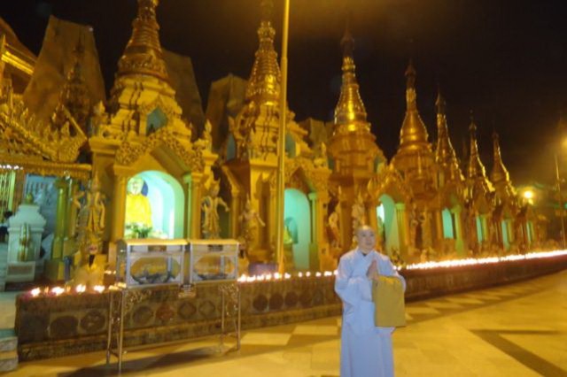 Chư Tôn Đức Tăng Ni Phật tử phái đoàn Việt Nam hành hương Myanmar