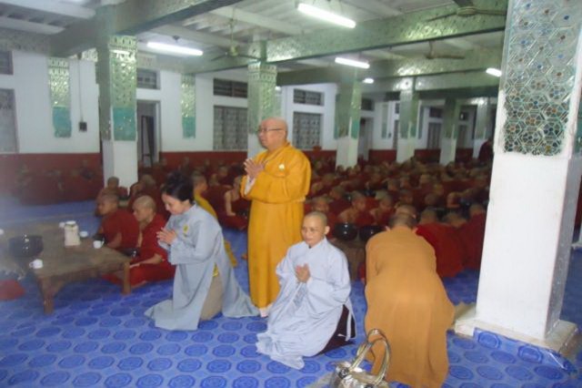 Chư Tôn Đức Tăng Ni Phật tử phái đoàn Việt Nam hành hương Myanmar
